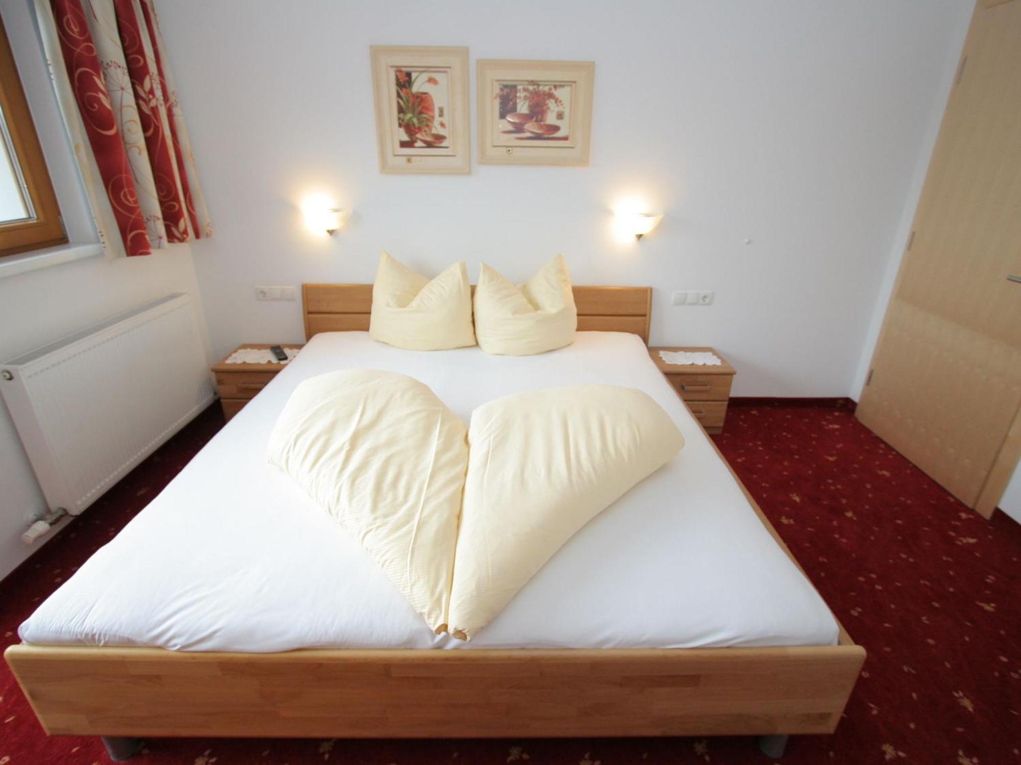 Charming Apartment In Uderns With Balcony Экстерьер фото