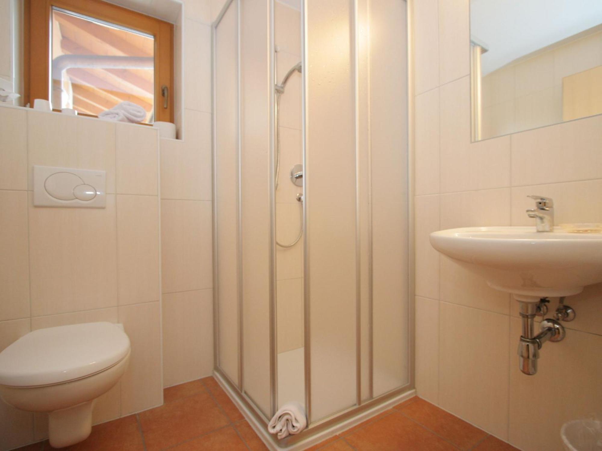 Charming Apartment In Uderns With Balcony Экстерьер фото